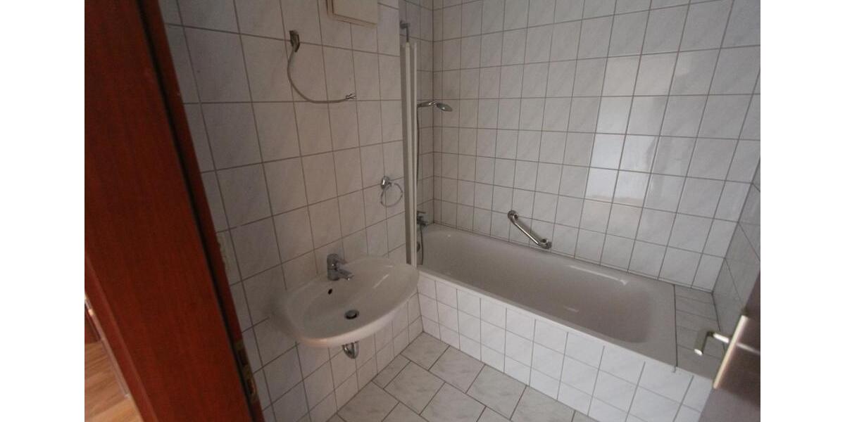 Etagenwohnung Glauchau - 2 Zimmer, 50 m&sup2;, 250&euro; | Angebot:25363724
