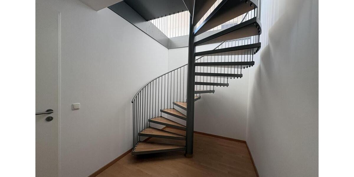 Dachgeschoßwohnung Zwickau Zwickau-Nord - 2 Zimmer, 68 m&sup2;, 420&euro; | Angebot:25255886