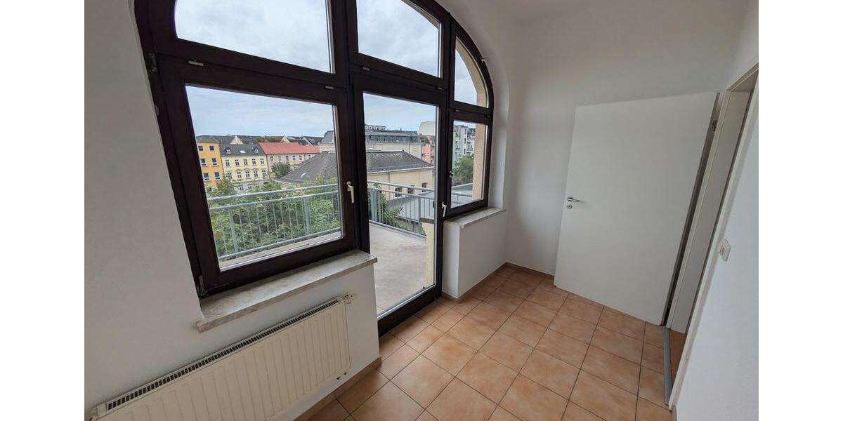 Etagenwohnung Zwickau - 8 Zimmer, 222 m&sup2;, 1.350&euro; | Angebot:25945632