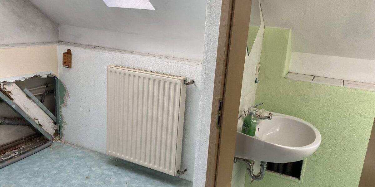 Mehrfamilienhaus, Wohnhaus Heinsdorfergrund Unterheinsdorf - 9 Zimmer, 180 m&sup2;, 50.000&euro; | Angebot:25707394