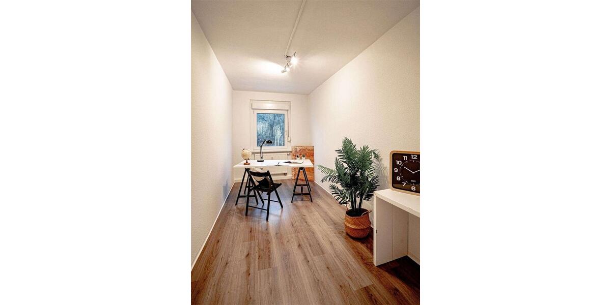 Etagenwohnung Reichenbach im Vogtland - 3 Zimmer, 69 m&sup2;, 305&euro; | Angebot:25918215