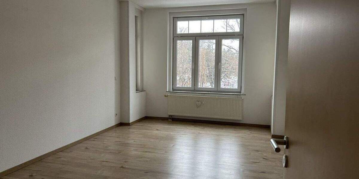 Etagenwohnung Zwickau Pölbitz - 3 Zimmer, 93 m&sup2;, 560&euro; | Angebot:25707538