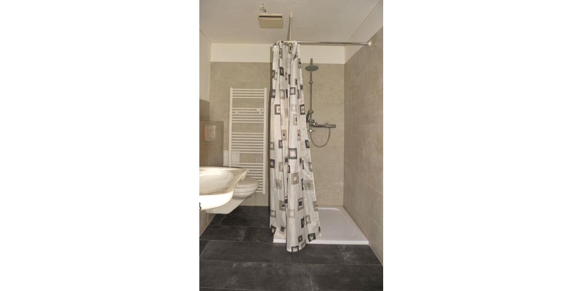 Dachgeschoßwohnung Zwickau - 2 Zimmer, 59 m&sup2;, 700&euro; | Angebot:23297200