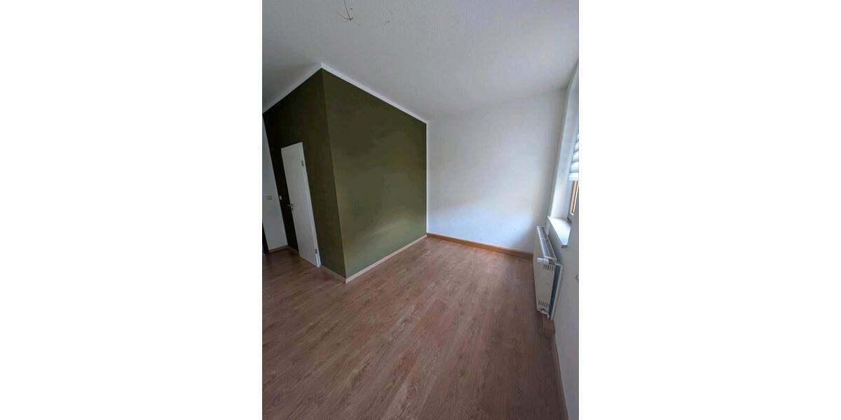 Erdgeschoßwohnung Zwickau Cainsdorf - 4 Zimmer, 134 m&sup2;, 670&euro; | Angebot:26339657