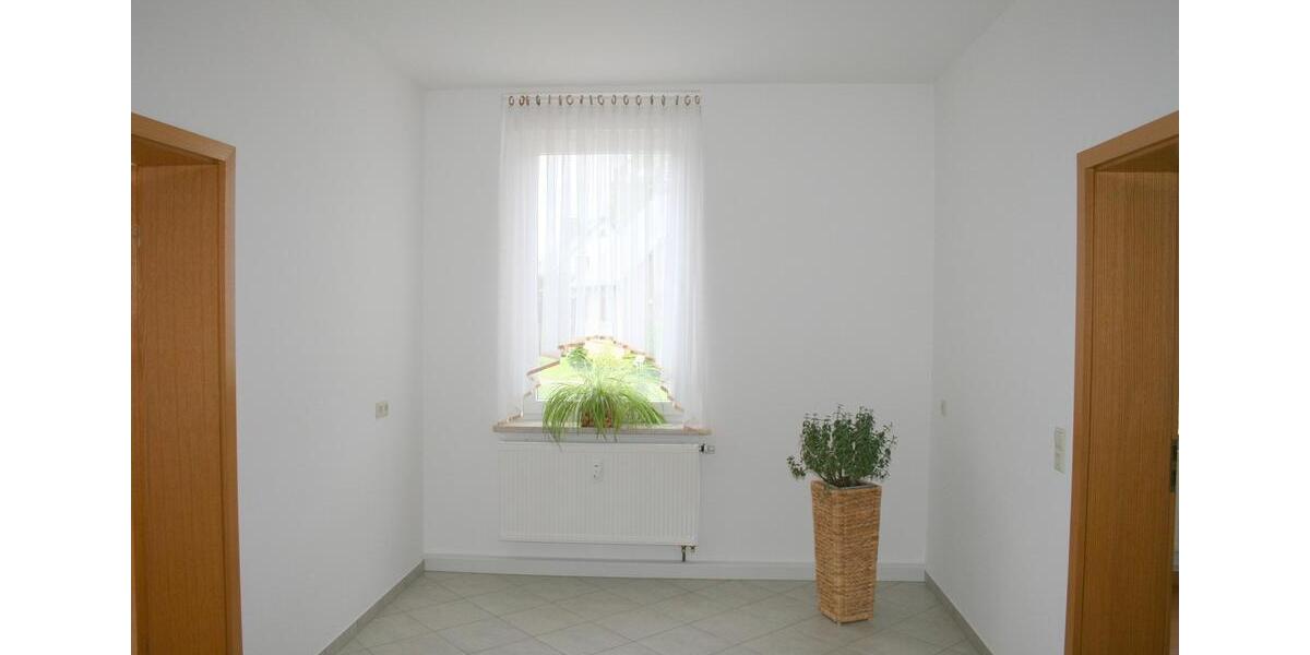 Etagenwohnung Gersdorf - 2 Zimmer, 57 m&sup2;, 300&euro; | Angebot:25349231