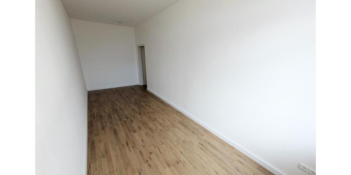 Etagenwohnung Meerane - 3 Zimmer, 85 m&sup2;, 400&euro; | Angebot:25945656