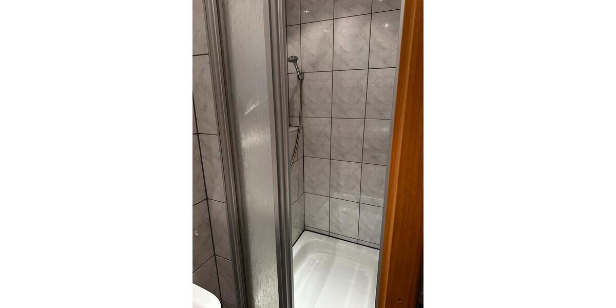 Hochparterre Zwickau Neuplanitz - 1 Zimmer, 28 m&sup2;, 280&euro; | Angebot:24222117