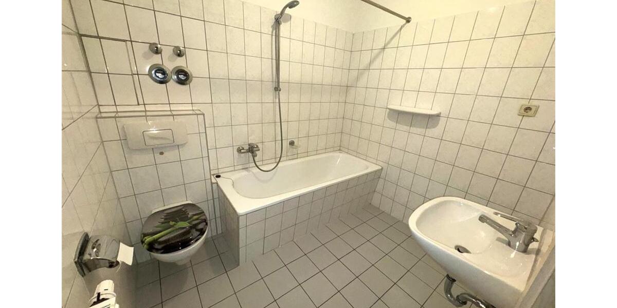 Dachgeschoßwohnung Zwickau - 2 Zimmer, 52 m&sup2;, 280&euro; | Angebot:17122311