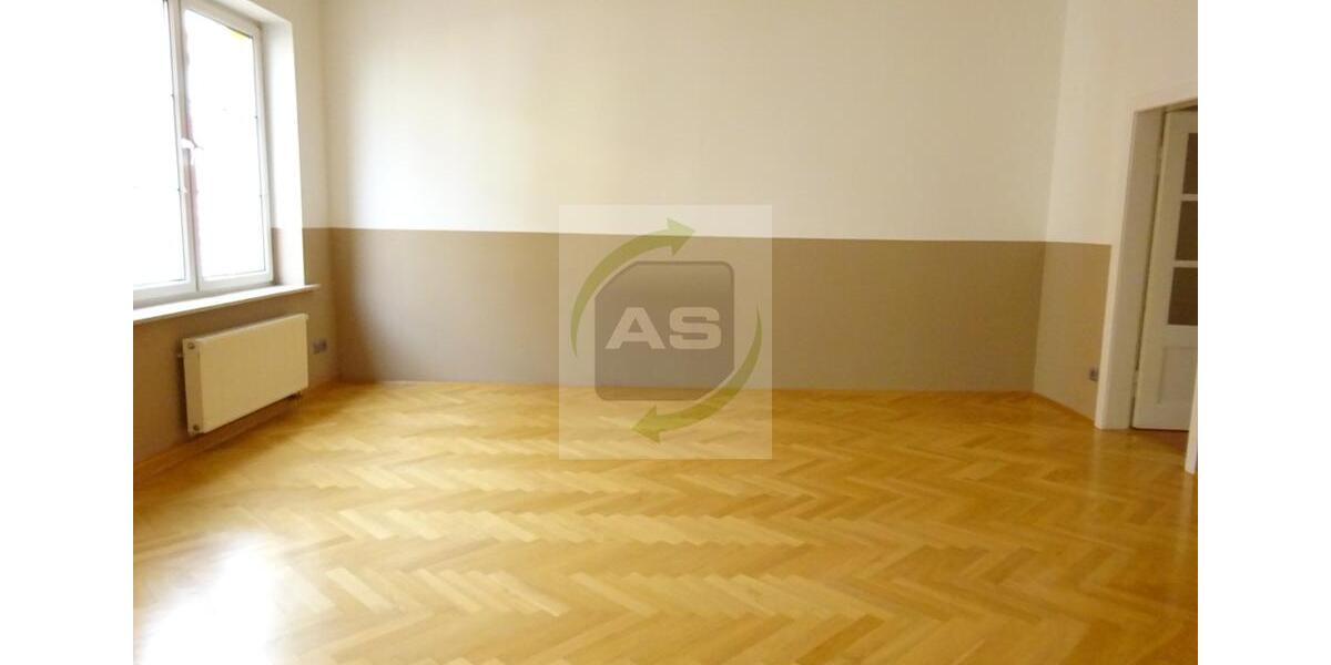 Etagenwohnung Zwickau - 3 Zimmer, 132 m&sup2;, 925&euro; | Angebot:25101791