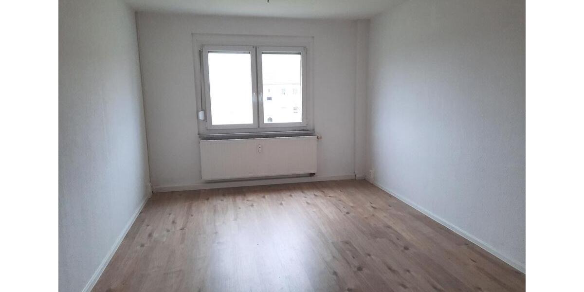 Erdgeschoßwohnung Crimmitschau - 1 Zimmer, 35 m&sup2;, 212&euro; | Angebot:25919805