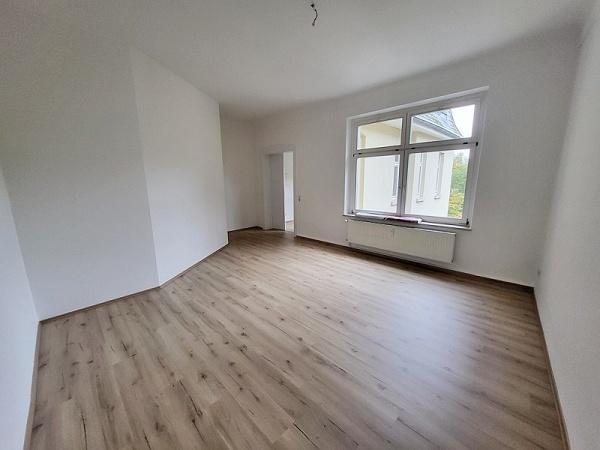 Etagenwohnung Reichenbach im Vogtland - 2 Zimmer, 73 m&sup2;, 463&euro; | Angebot:24625041
