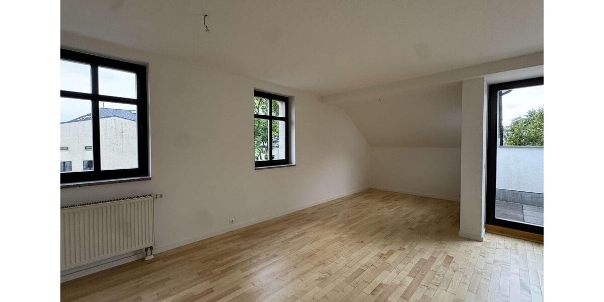 Dachgeschoßwohnung Zwickau - 3 Zimmer, 69 m&sup2;, 640&euro; | Angebot:25753391