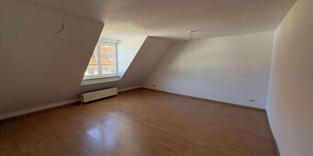 Etagenwohnung Zwickau Mitte-Nord - 2 Zimmer, 61 m&sup2;, 370&euro; | Angebot:25282041