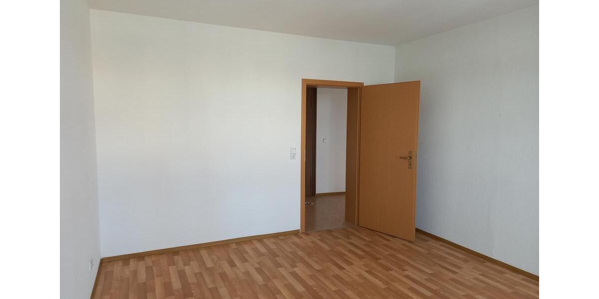 Dachgeschoßwohnung Werdau - 2 Zimmer, 67 m&sup2;, 337&euro; | Angebot:24953425