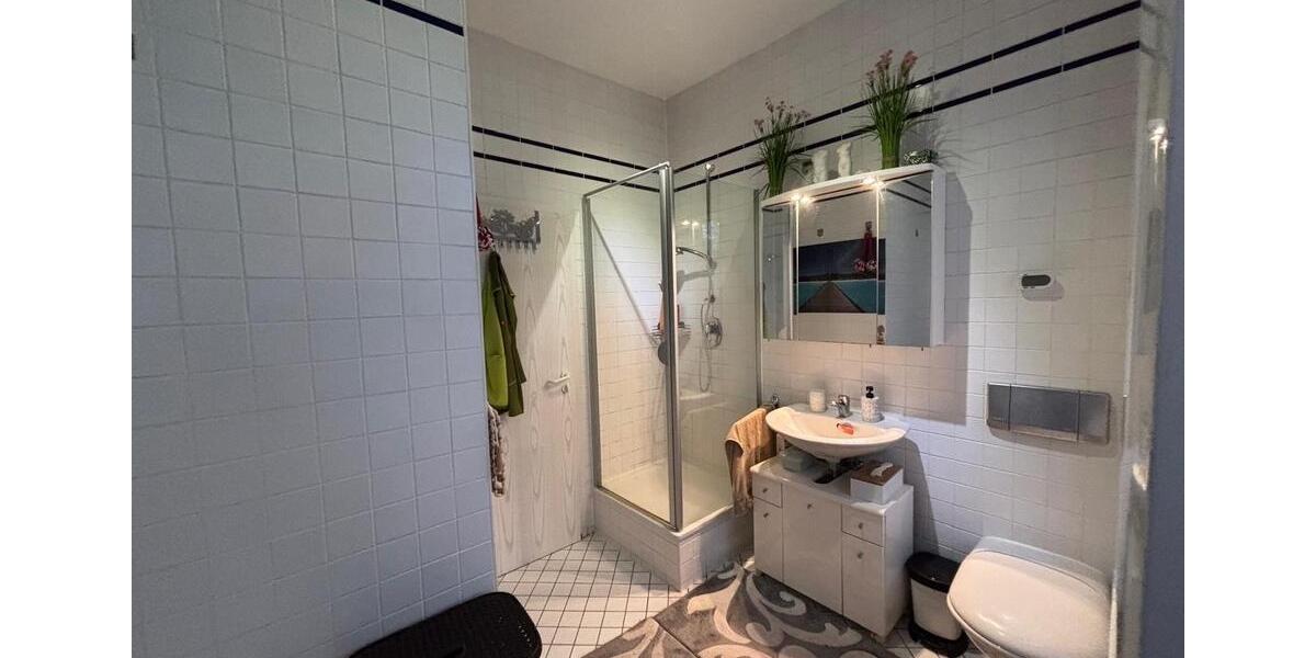 Etagenwohnung Meerane - 3 Zimmer, 121 m&sup2;, 700&euro; | Angebot:26163017