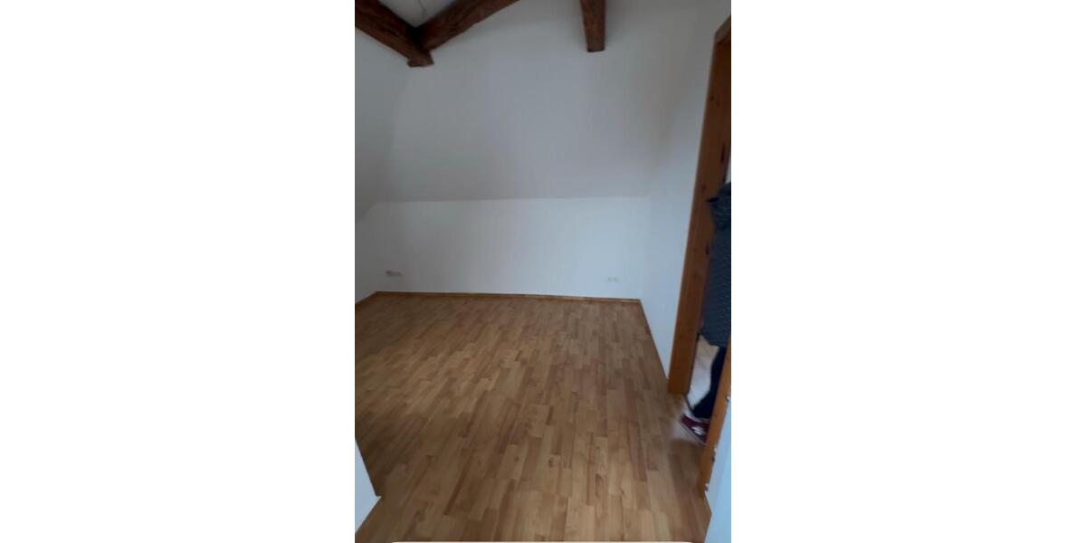 Dachgeschoßwohnung Limbach-Oberfrohna Oberfrohna - 2 Zimmer, 38 m&sup2;, 334&euro; | Angebot:25751816