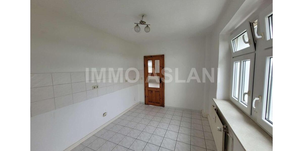 Dachgeschoßwohnung Limbach-Oberfrohna Oberfrohna - 3 Zimmer, 80 m&sup2;, 400&euro; | Angebot:21272256