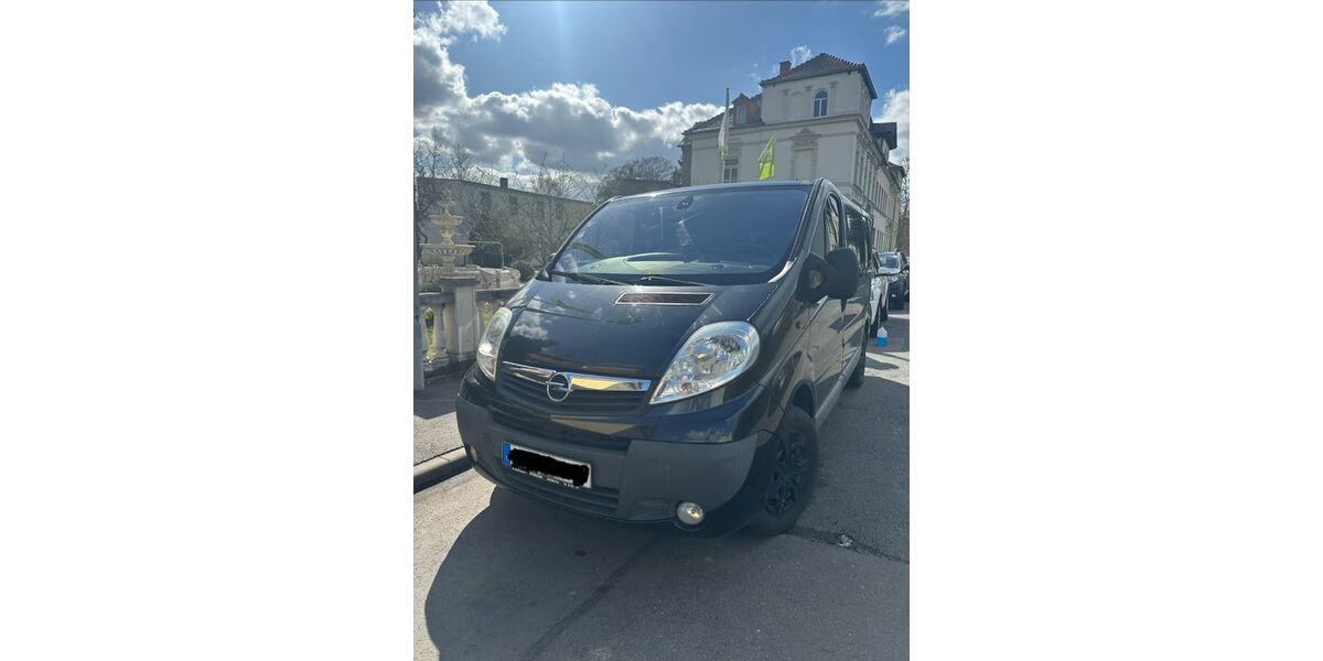 Opel Vivaro 175.261 km 10.390 &euro; Gößnitz 04639