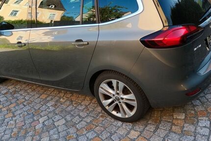 Opel Zafira 97.551 km 19.999 &euro; Limbach-Oberfrohna 09212