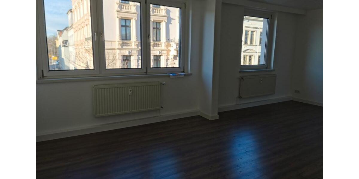 Etagenwohnung Zwickau - 4 Zimmer, 122 m&sup2;, 970&euro; | Angebot:25917458