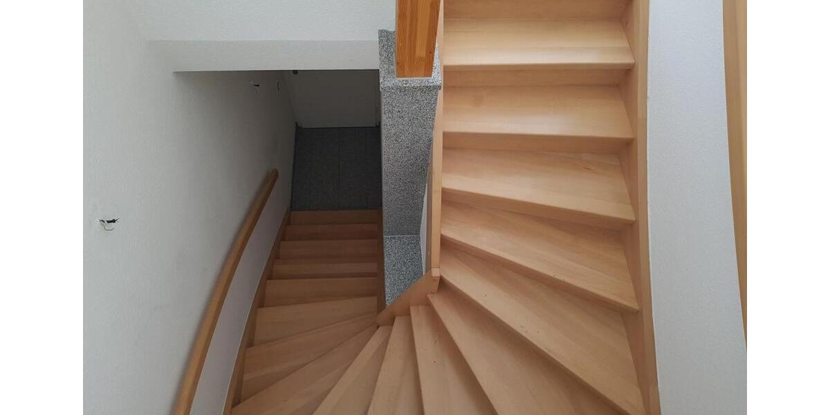 Dachgeschoßwohnung Hohenstein-Ernstthal Ernstthal - 3 Zimmer, 85 m&sup2;, 640&euro; | Angebot:25255010