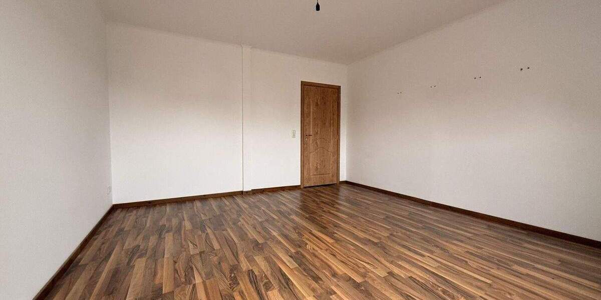 Etagenwohnung Zwickau Marienthal - 2 Zimmer, 45 m&sup2;, 300&euro; | Angebot:25680261