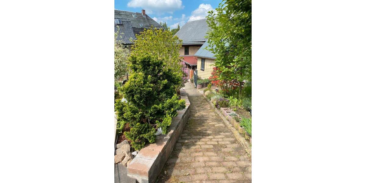 Einfamilienhaus Fraureuth - 11 Zimmer, 220 m&sup2;, 250.000&euro; | Angebot:24728324