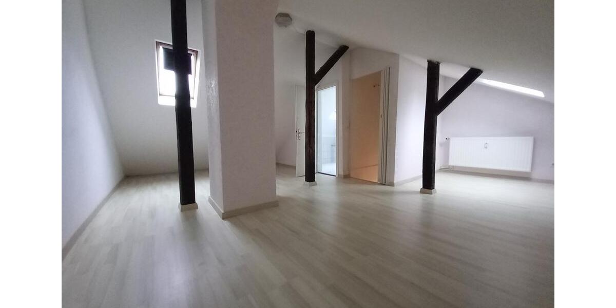 Dachgeschoßwohnung Crimmitschau - 3 Zimmer, 56 m&sup2;, 320&euro; | Angebot:20747048