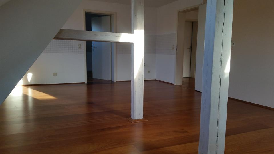 Dachgeschoßwohnung Limbach-Oberfrohna Oberfrohna - 2 Zimmer, 59 m&sup2;, 355&euro; | Angebot:24075560