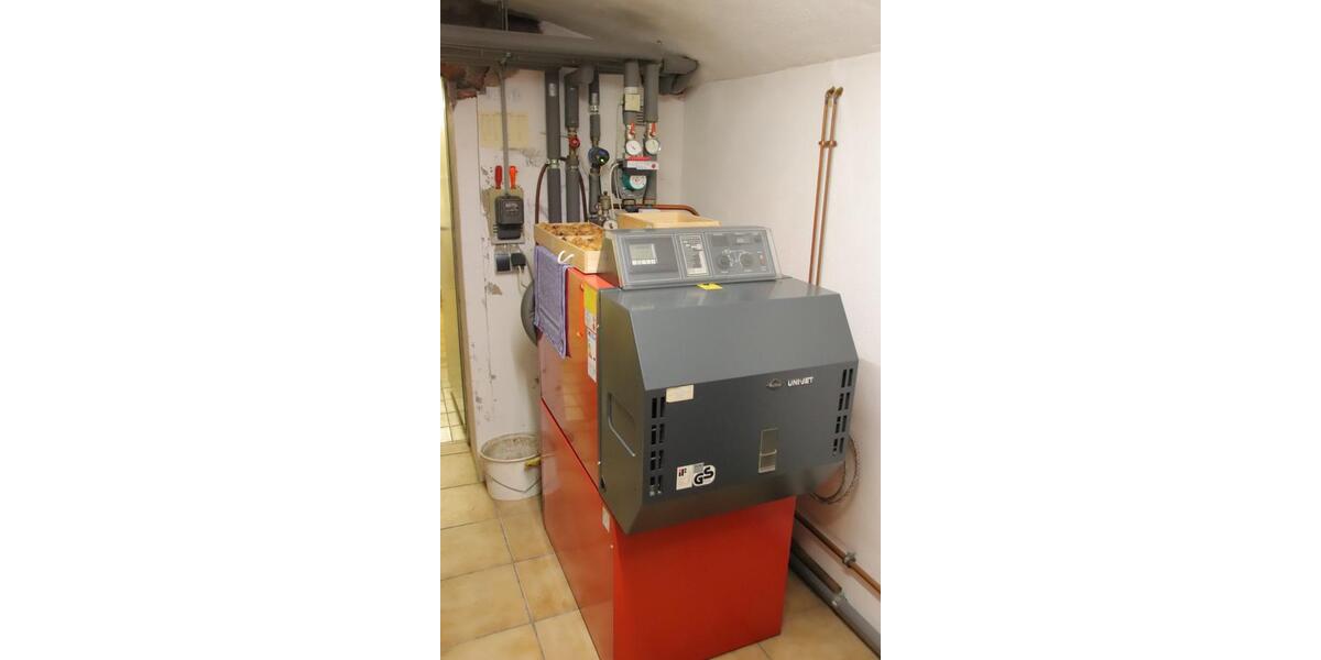 Doppelhaushälfte Crimmitschau - 12 Zimmer, 170 m&sup2;, 125.000&euro; | Angebot:25538408