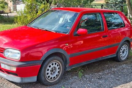 VW Golf 218.000 km 2.800 &euro; Lugau 09385