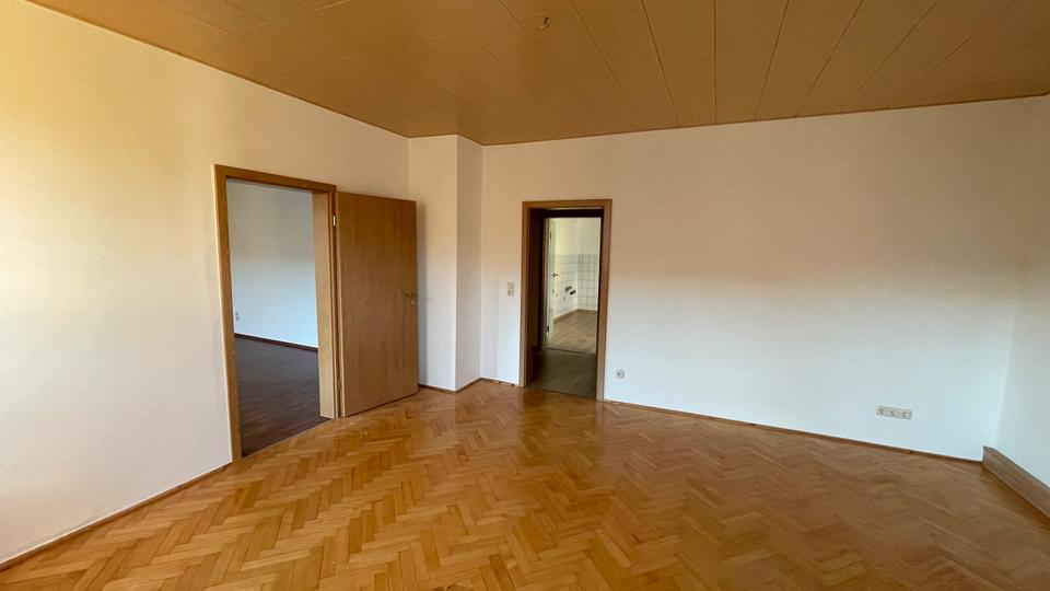 Etagenwohnung Schönheide - 2 Zimmer, 83 m&sup2;, 460&euro; | Angebot:25542138