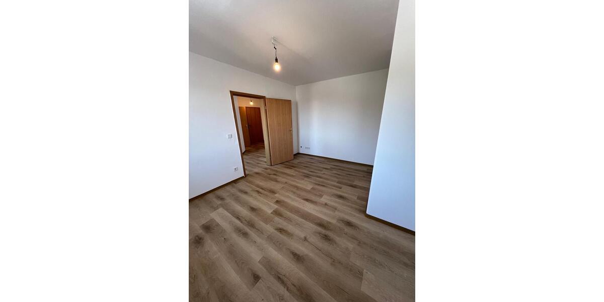 Etagenwohnung Lichtentanne - 1 Zimmer, 32 m&sup2;, 220&euro; | Angebot:25294277