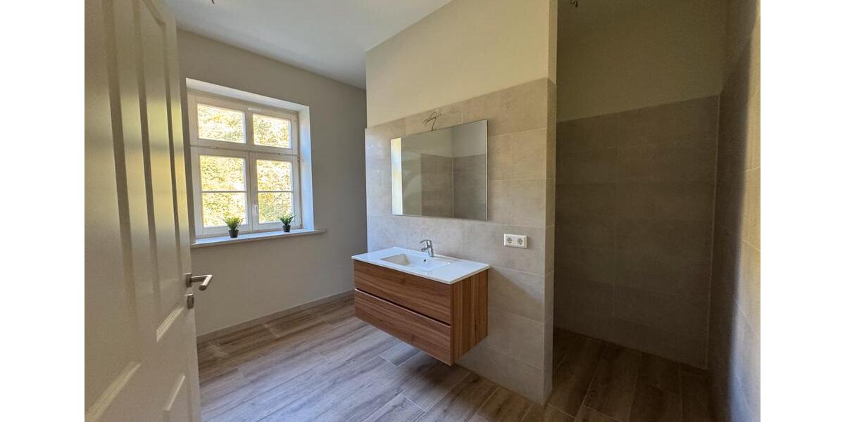 Etagenwohnung Schmölln - 2 Zimmer, 73 m&sup2;, 475&euro; | Angebot:25080051