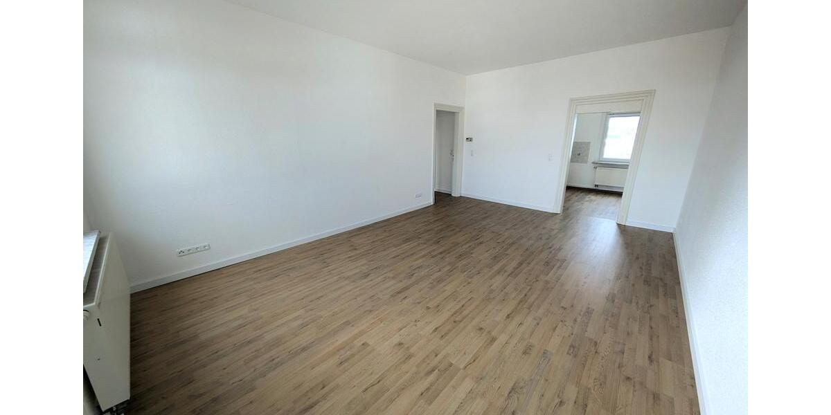 Etagenwohnung Meerane - 3 Zimmer, 85 m&sup2;, 400&euro; | Angebot:25945656