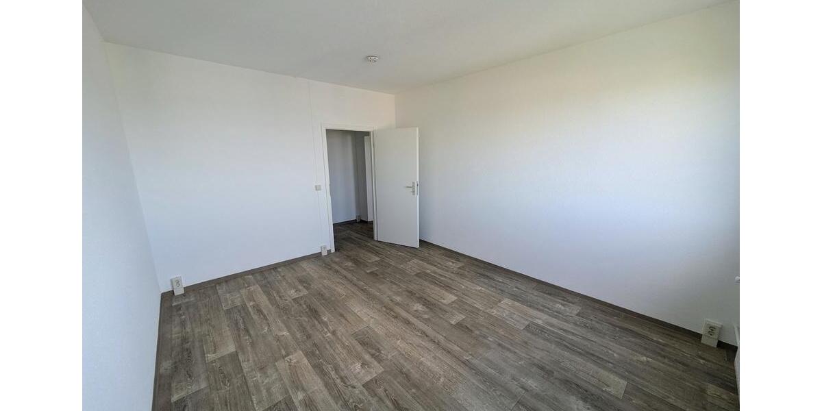 Etagenwohnung Limbach-Oberfrohna Oberfrohna - 2 Zimmer, 62 m&sup2;, 331&euro; | Angebot:25945662