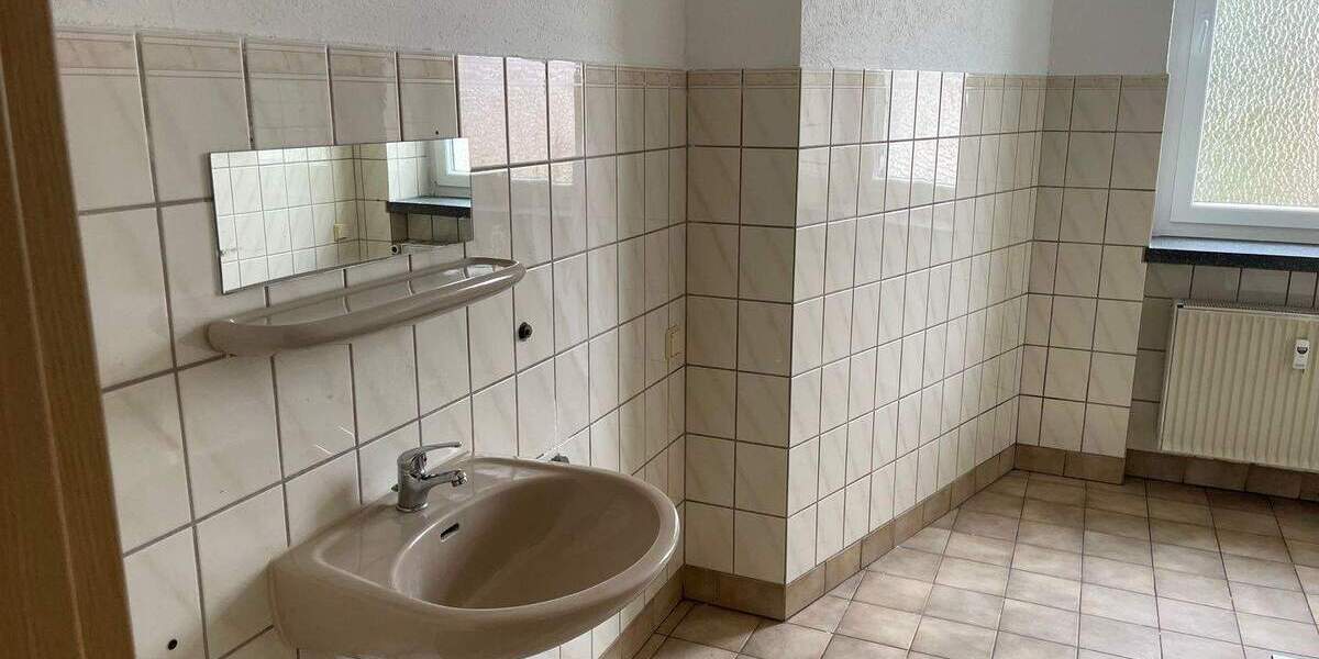 Etagenwohnung Aue - 4 Zimmer, 95 m&sup2;, 414&euro; | Angebot:25774756