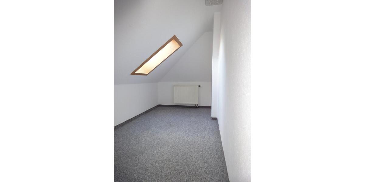 Dachgeschoßwohnung Gersdorf - 2 Zimmer, 50 m&sup2;, 350&euro; | Angebot:25723745