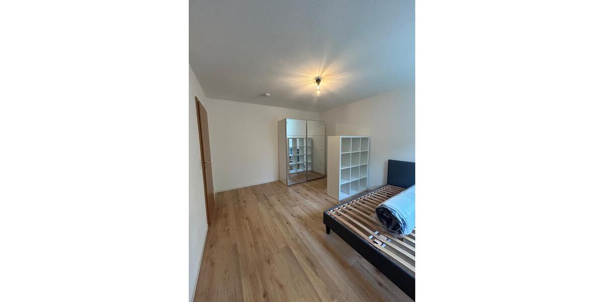 Hochparterre Zwickau Auerbach - 1.5 Zimmer, 42 m&sup2;, 295&euro; | Angebot:25255331