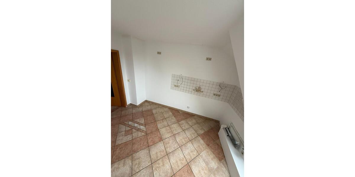 Dachgeschoßwohnung Limbach-Oberfrohna Oberfrohna - 4 Zimmer, 80 m&sup2;, 400&euro; | Angebot:25868353