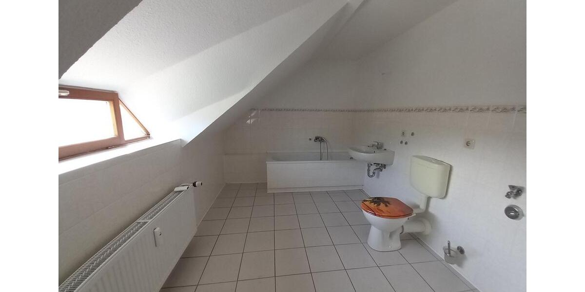 Etagenwohnung Gößnitz - 2 Zimmer, 62 m&sup2;, 345&euro; | Angebot:16998841