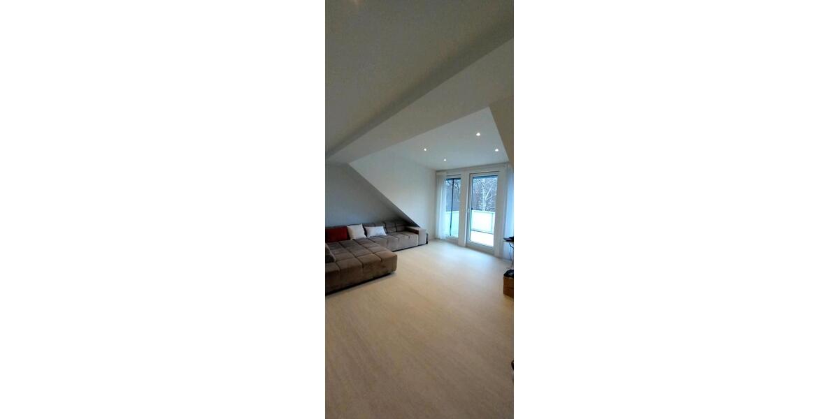 Dachgeschoßwohnung Zwickau Zwickau-West - 2.5 Zimmer, 68 m&sup2;, 680&euro; | Angebot:25409202