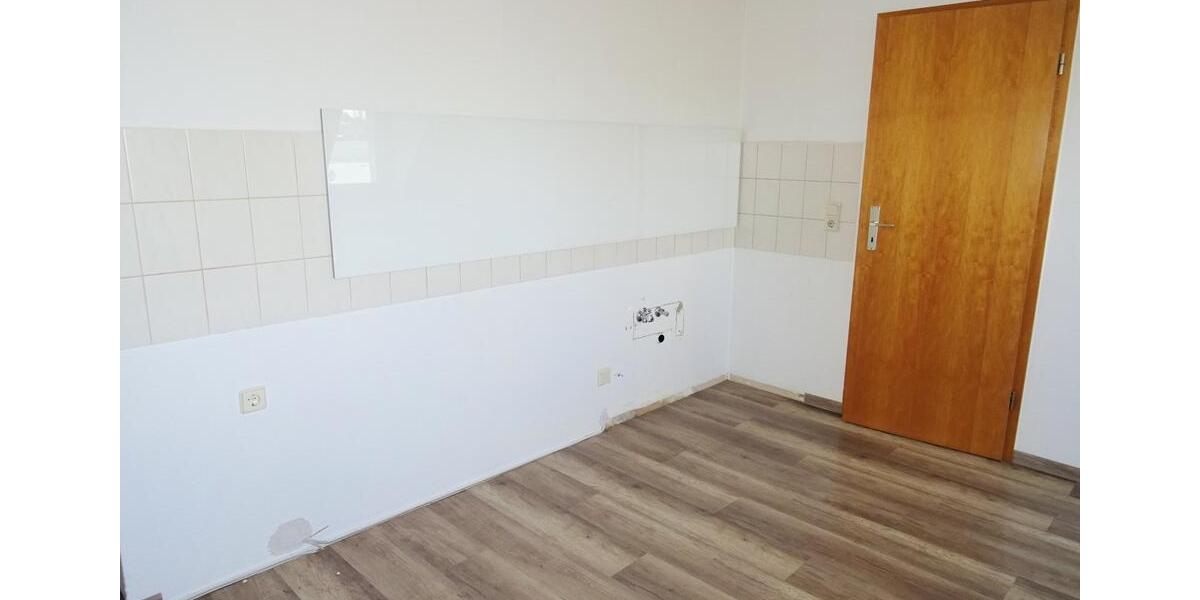 Etagenwohnung Werdau - 3 Zimmer, 82 m&sup2;, 450&euro; | Angebot:23438477