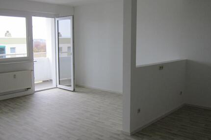 Wohnung Crimmitschau - 3 Zimmer, 69 m&sup2;, 541&euro; | Angebot:23062750