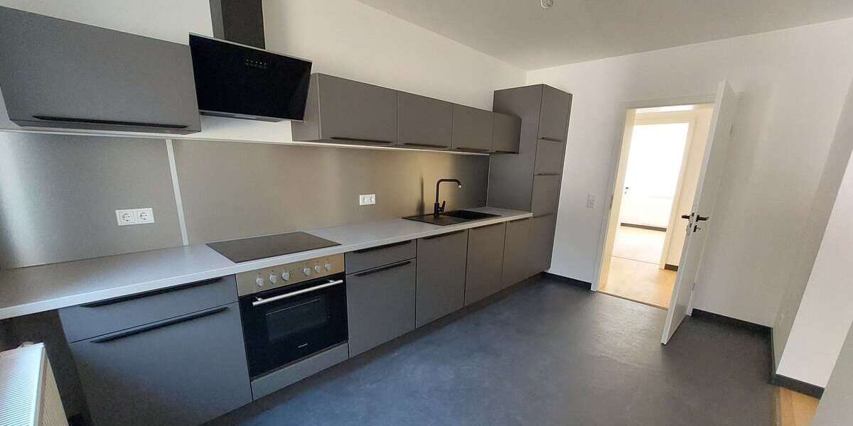Etagenwohnung Zwickau Nordvorstadt - 2 Zimmer, 80 m&sup2;, 520&euro; | Angebot:23821920