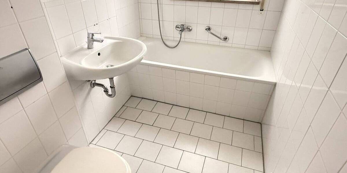 Etagenwohnung Zwickau Marienthal - 4 Zimmer, 75 m&sup2;, 100.000&euro; | Angebot:26176737