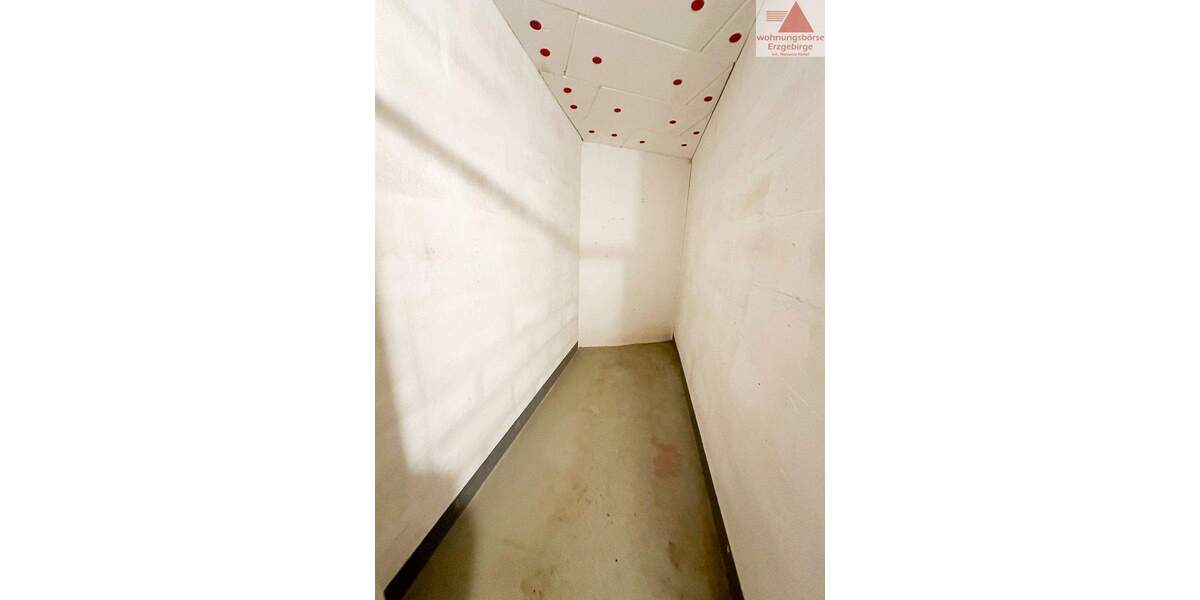 Etagenwohnung Glauchau - 3 Zimmer, 69 m&sup2;, 552&euro; | Angebot:25899005