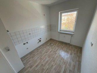Etagenwohnung Glauchau - 3 Zimmer, 75 m&sup2;, 470&euro; | Angebot:25351034