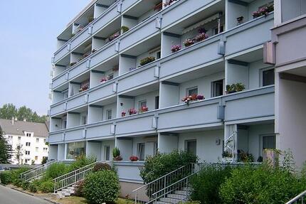Wohnung Reichenbach im Vogtland - 3 Zimmer, 70 m&sup2;, 340&euro; | Angebot:25857018