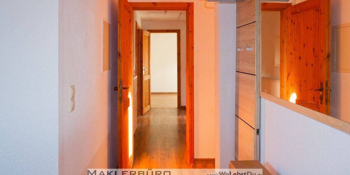 Etagenwohnung Greiz - 4 Zimmer, 80 m&sup2;, 350&euro; | Angebot:25666530